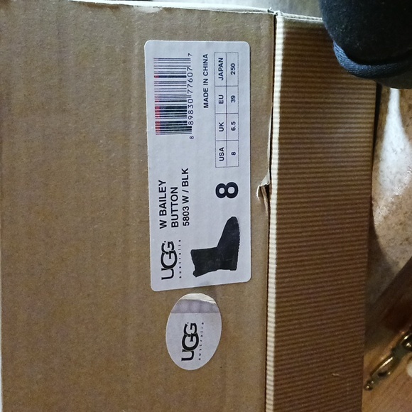 Ugg w Bailey button #5803 black size 8 - Picture 6 of 7